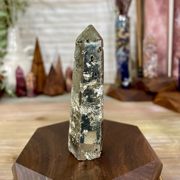 Pyrite Crystal Tower - Picture 8 of 8